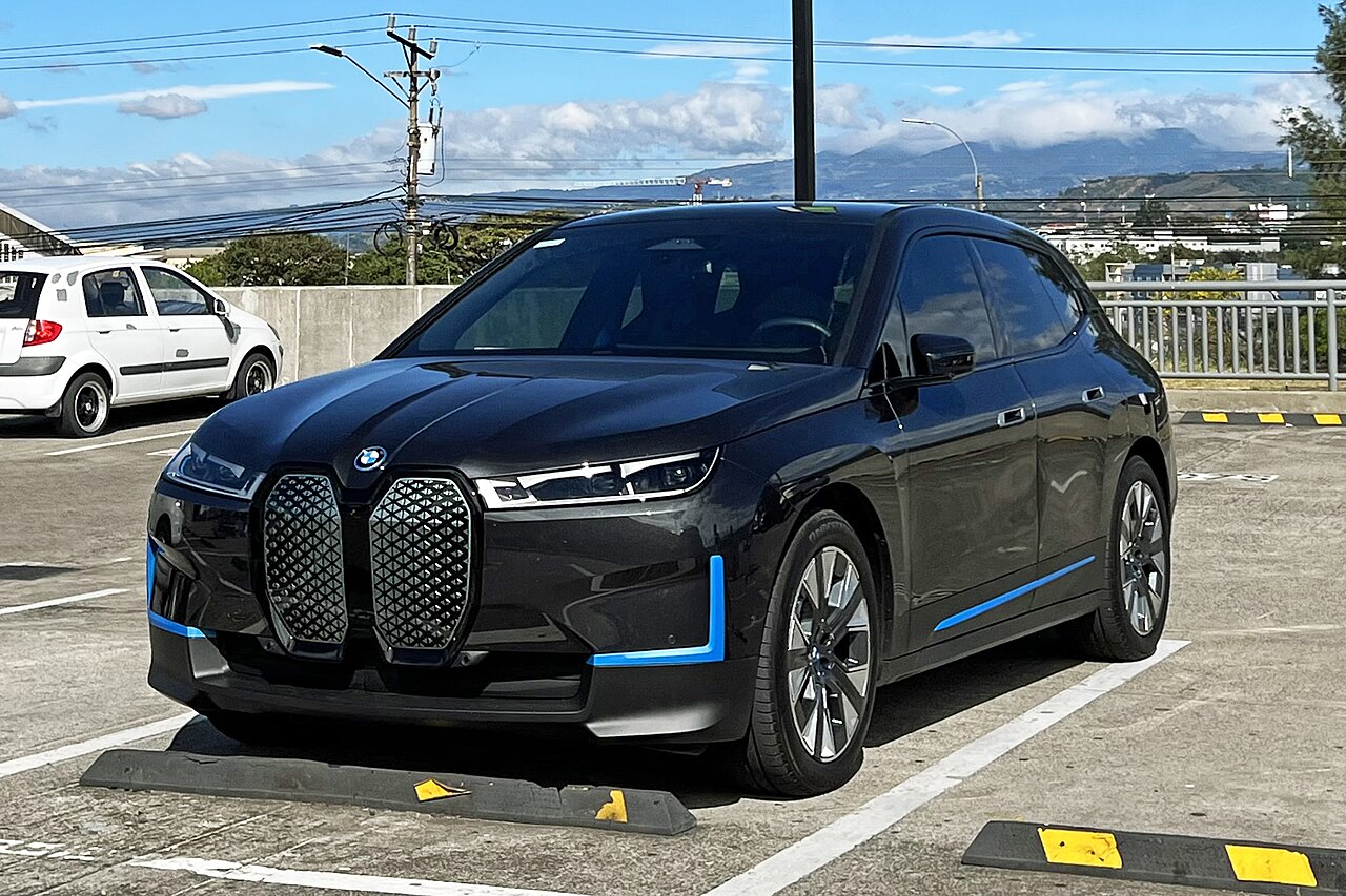 BMW iX